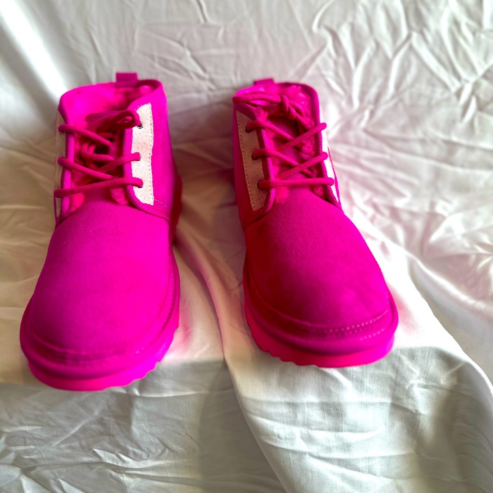 Brand new never worn UGG’s!!